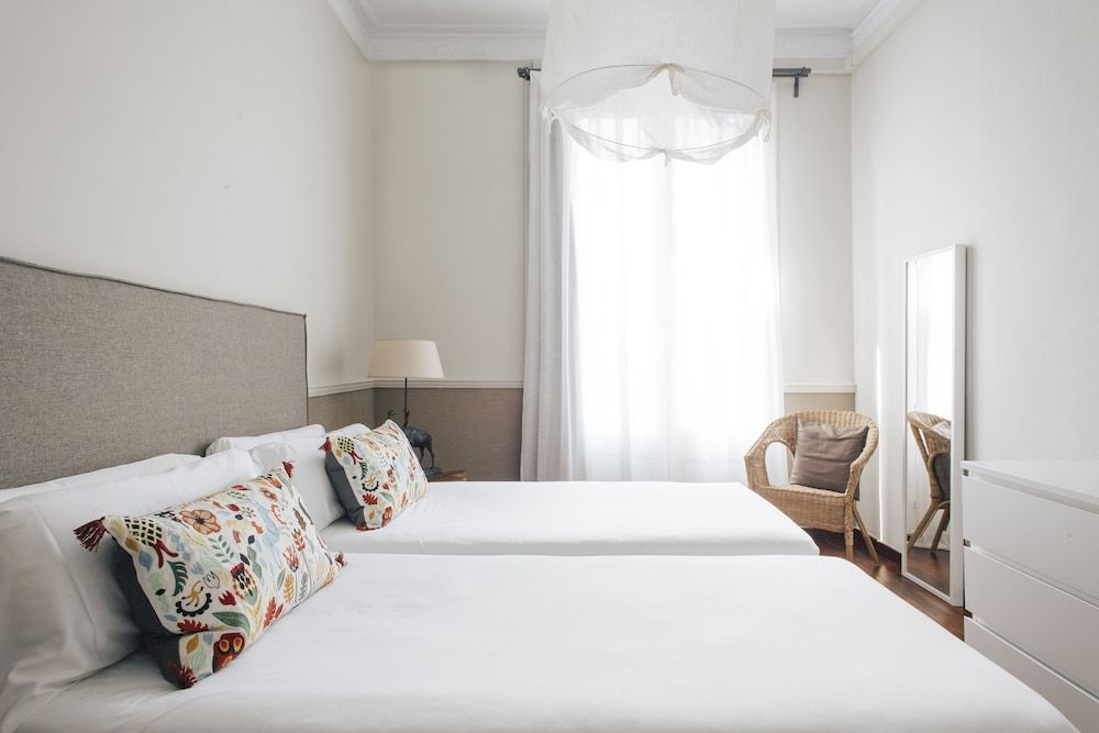 Barcelona Apartment Val Deluxe Apartment, 3 Bedrooms 5