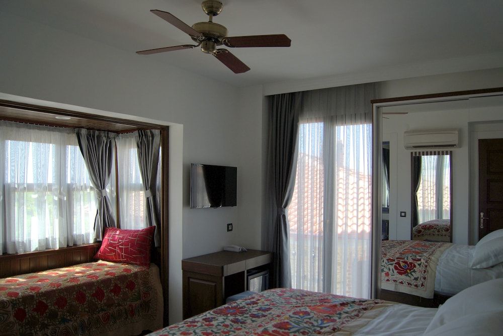 Ayasoluk Hotel Romantic Suite, 1 Bedroom, Partial Sea View 6