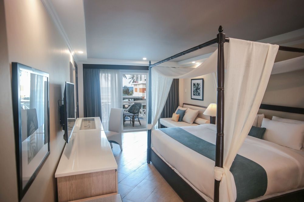 undefined Boracay Mandarin Island Hotel 7