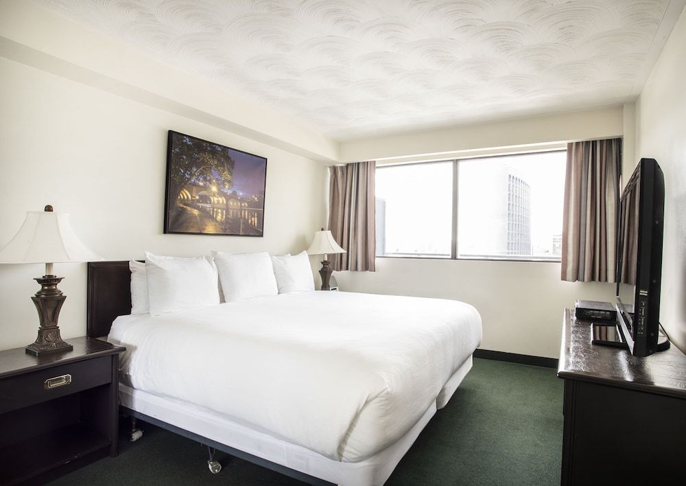 undefined The Business Inn 10