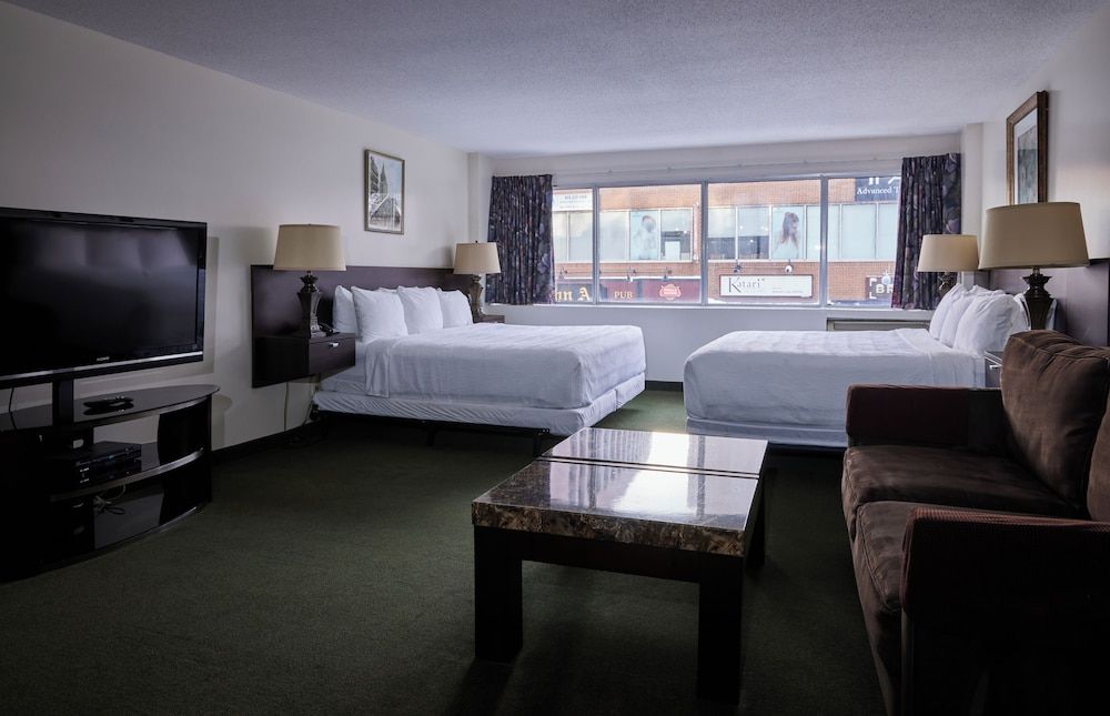 undefined The Business Inn 8
