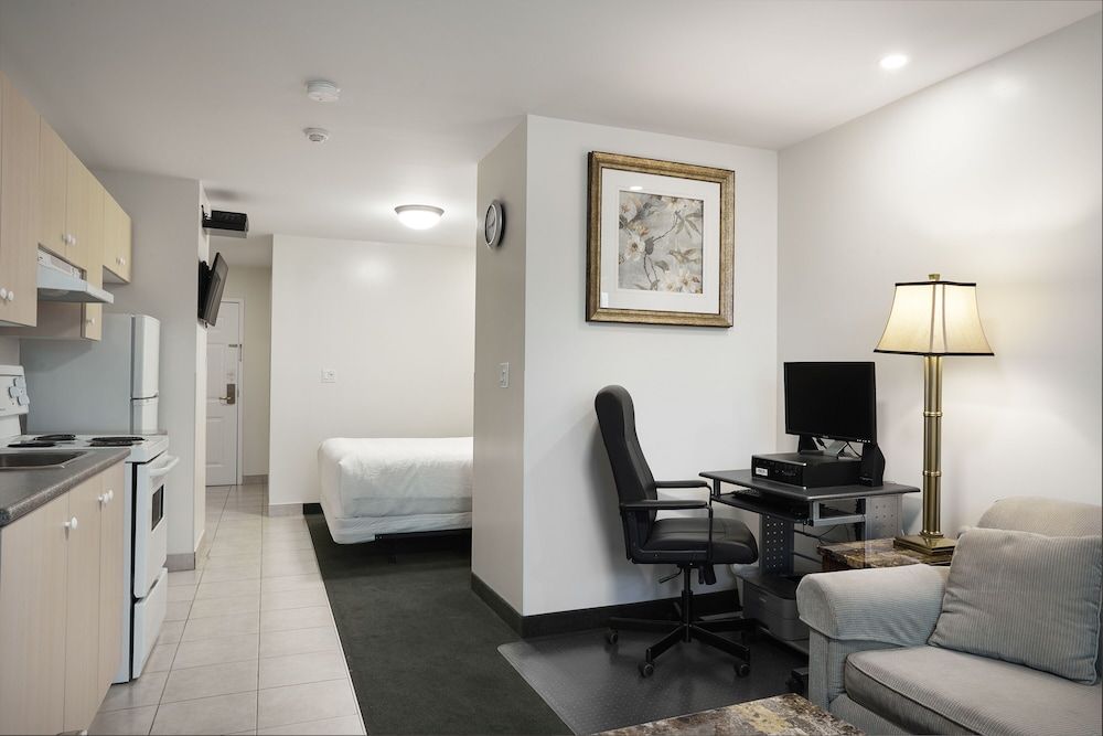 The Business Inn Mini Suite, 1 Queen Bed