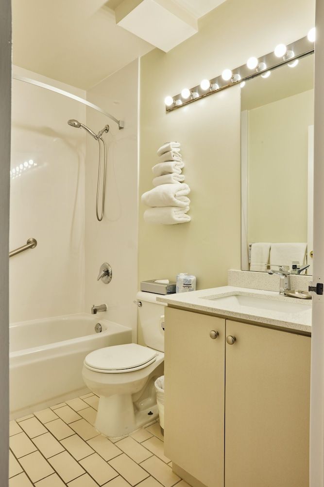 undefined The Business Inn 9