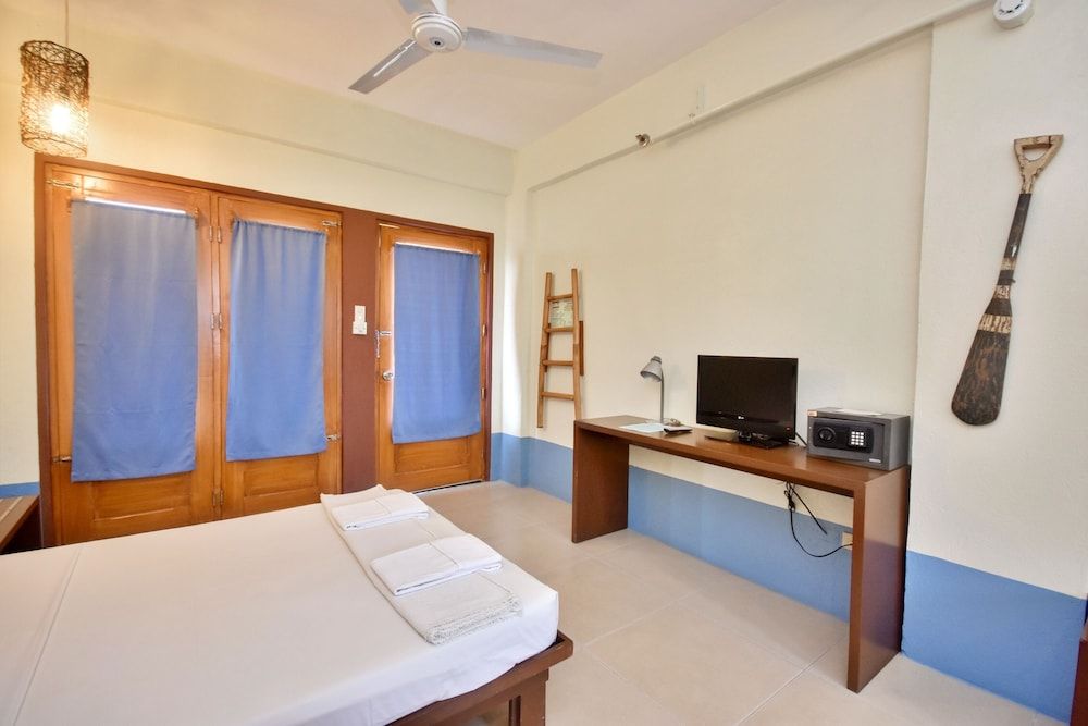 Agos Boracay Rooms + Beds Superior Double Room 11