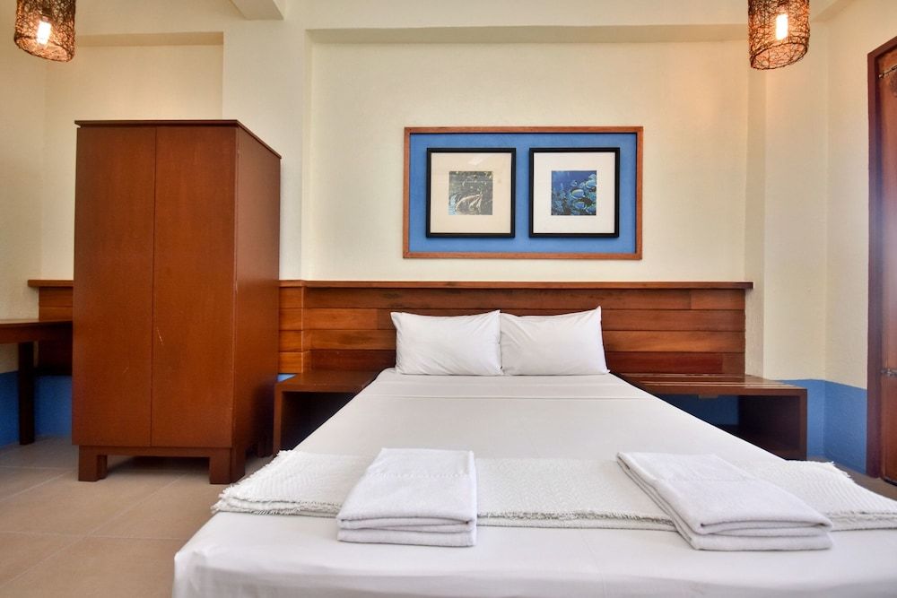 Agos Boracay Rooms + Beds Superior Double Room 4