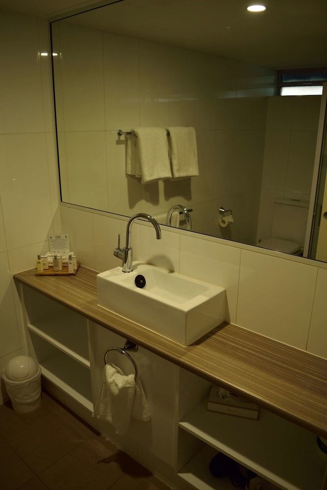 Motel 98 Executive Room, 1 King Bed 7