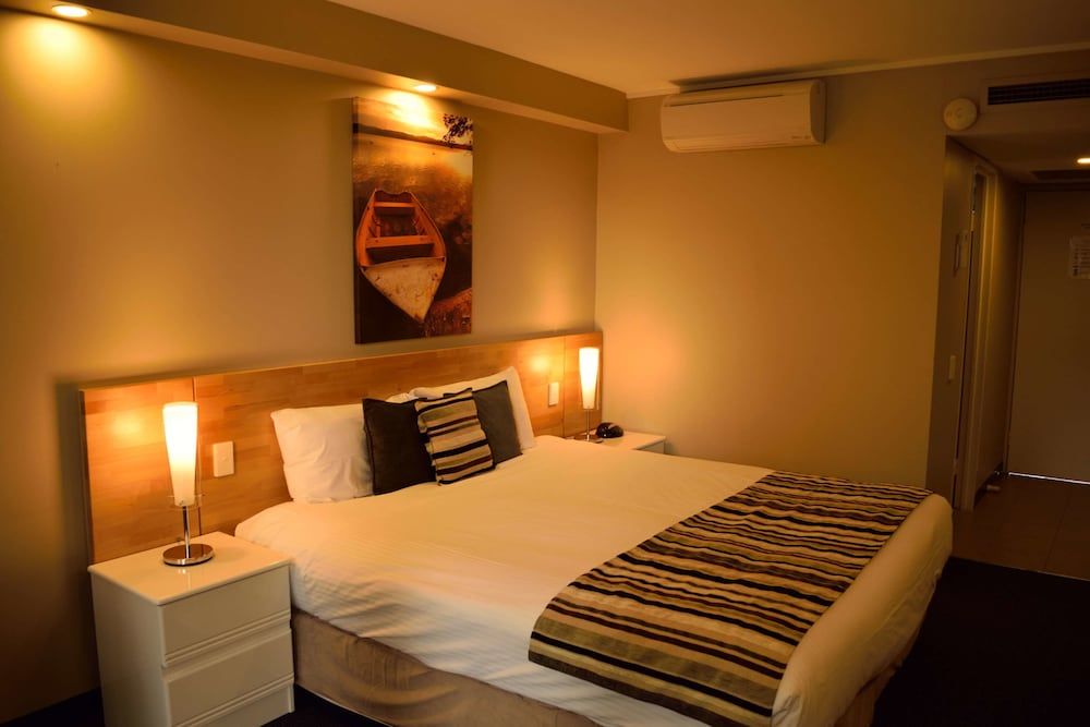 Motel 98 Executive Room, 1 King Bed 5