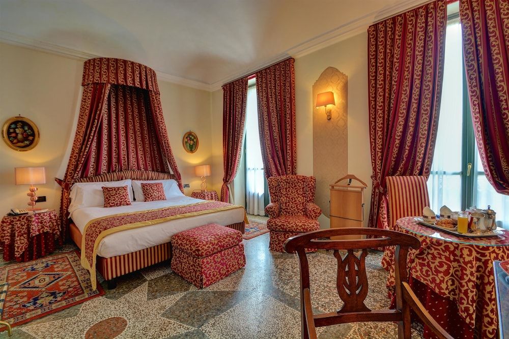 Junior Suite, 1 Queen Bed