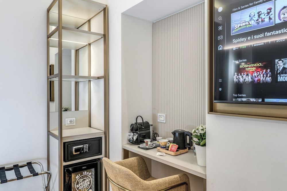 Relais Trevi 95 Boutique Hotel Superior Double Room, City View 5