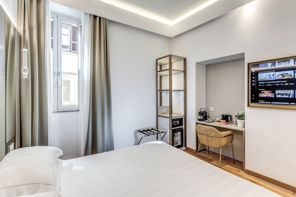 Relais Trevi 95 Boutique Hotel Superior Double Room, City View 7