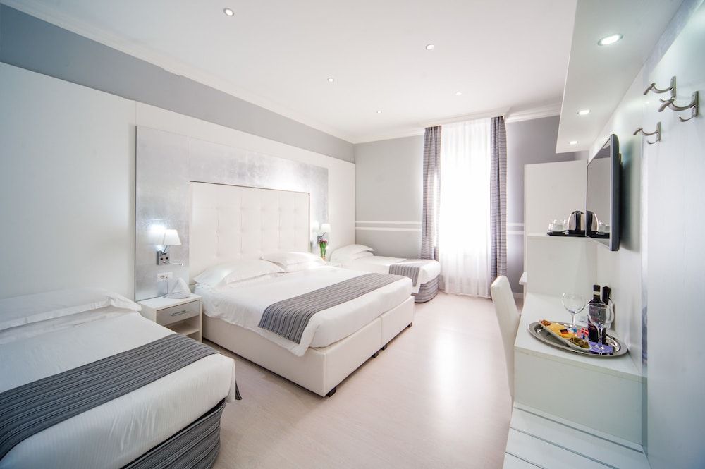 undefined Relais Trevi 95 Boutique Hotel 3