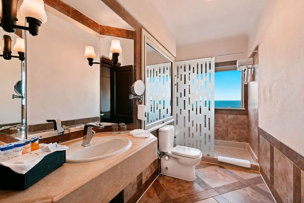 Pickalbatros Citadel Resort Sahl Hasheesh Family Room, Sea View 4