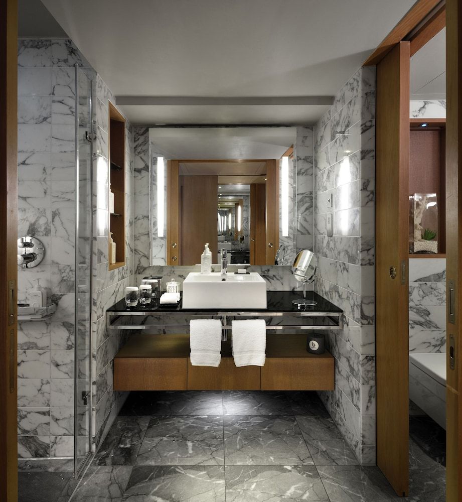 undefined The Hari 6