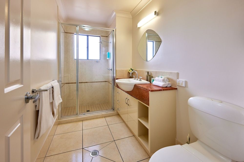 Jack & Newell Holiday Apartments Deluxe Apartment, 3 Bedrooms, Partial Sea View 7