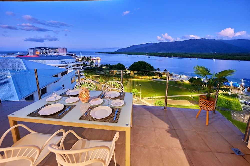 undefined Jack & Newell Holiday Apartments