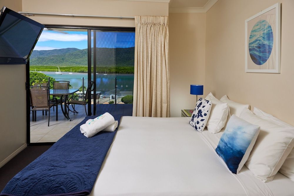 Jack & Newell Holiday Apartments 2 Bedroom Water View Apartment 5