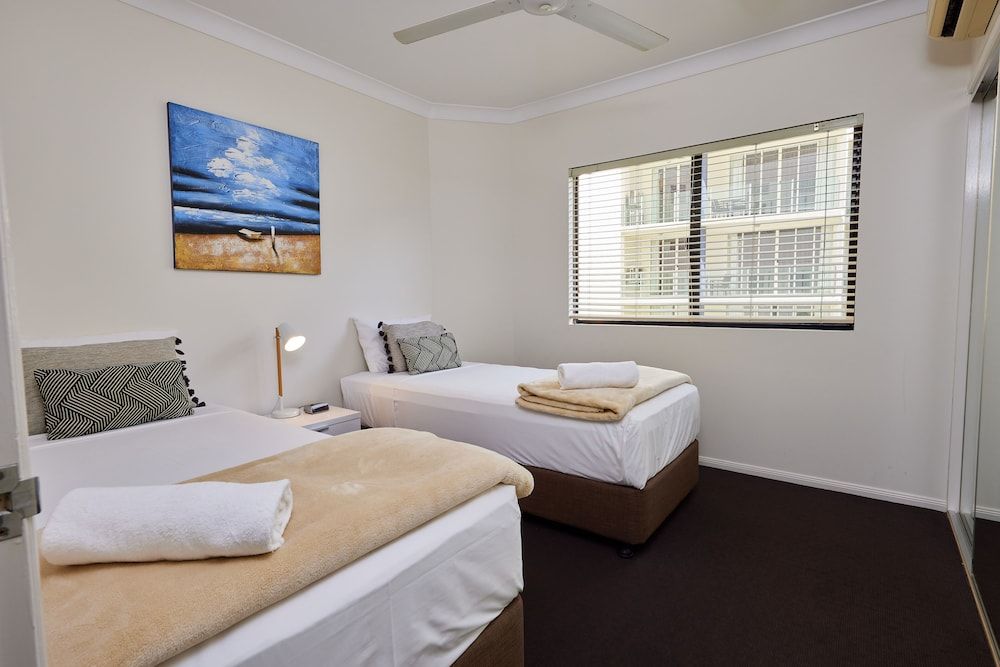 Jack & Newell Holiday Apartments Deluxe Apartment, 3 Bedrooms, Partial Sea View 2