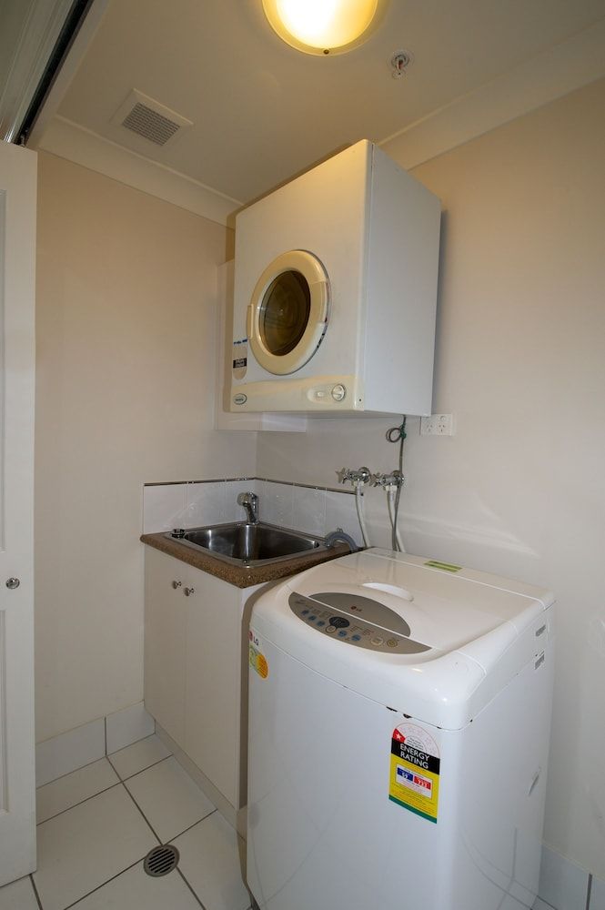 Jack & Newell Holiday Apartments 2 Bedroom Water View Apartment 9