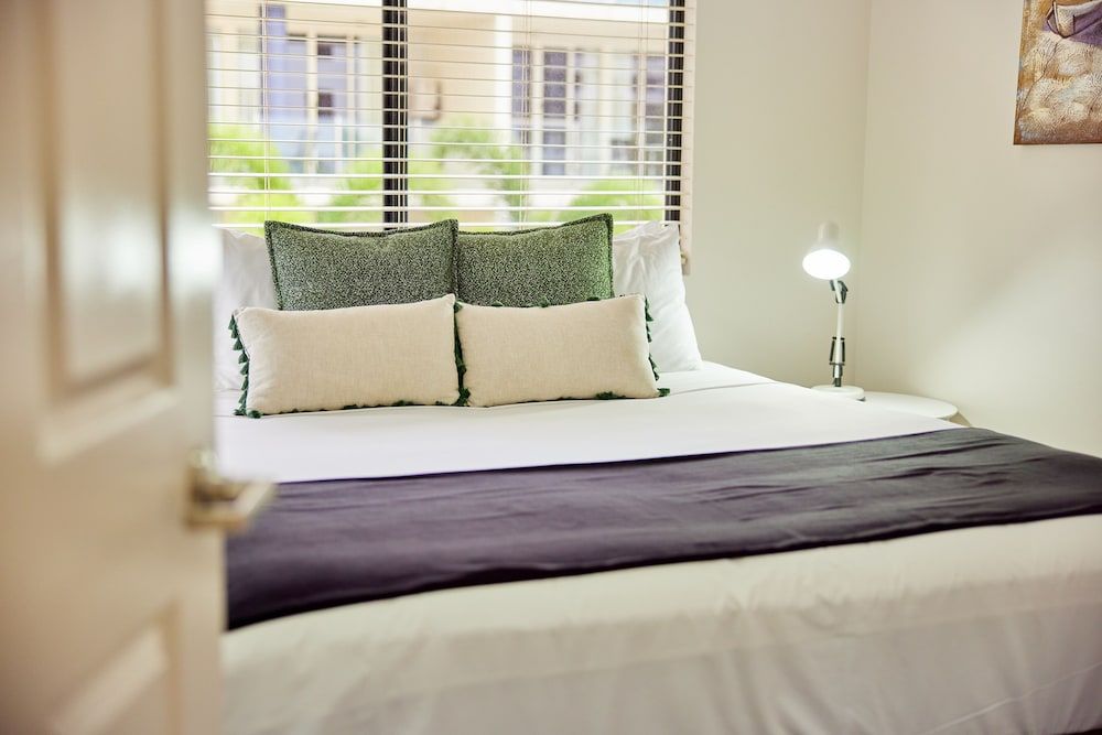 Jack & Newell Holiday Apartments Deluxe Apartment, 3 Bedrooms, Partial Sea View 4