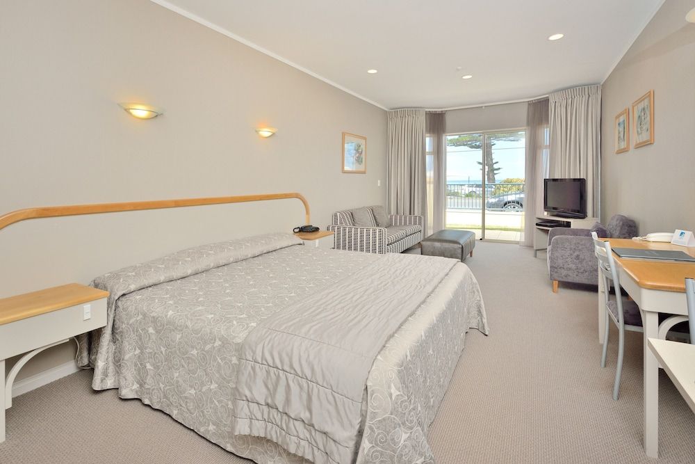 Shoreline Motel Suite, 1 Bedroom 2