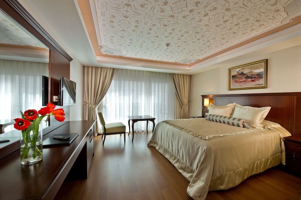 Prime Hotel Deluxe Room, Partial Sea View 6