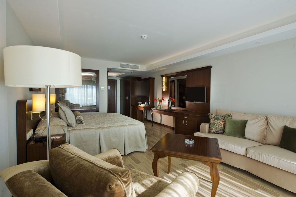 Prime Hotel Deluxe Room, Partial Sea View 5