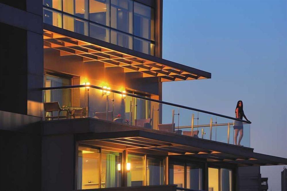 undefined Orient Queen Homes 3