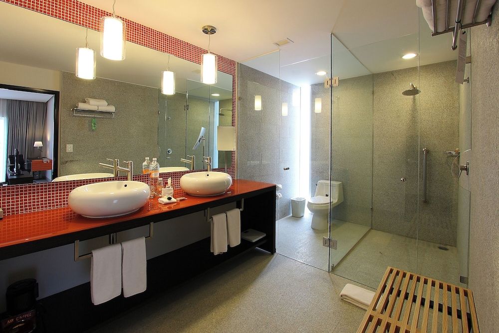 Fiesta Inn Merida Junior Suite, 1 King Bed 6