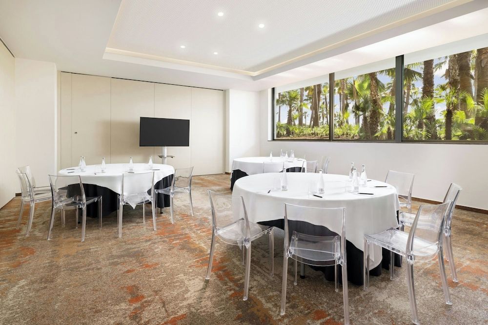 Meeting facility