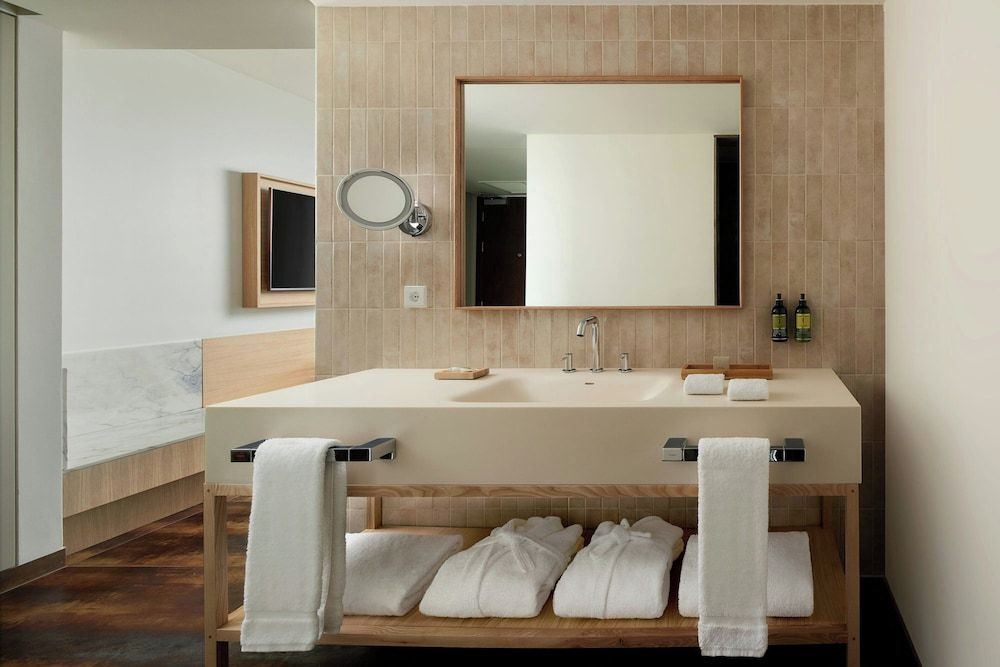 Algarve Marriott Salgados Golf Resort & Spa Deluxe Room, 2 Twin Beds, Resort View (Balcony) 7