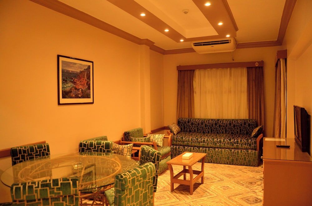 undefined Dive Inn Resort 4