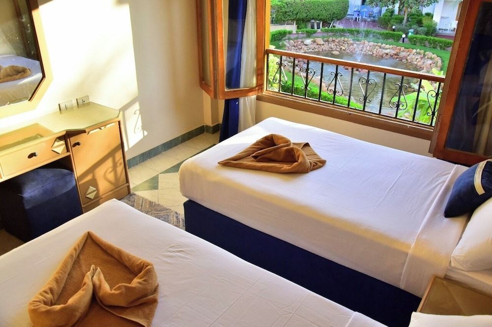 undefined Dive Inn Resort 10