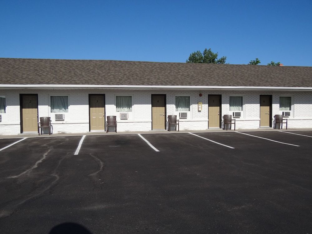 undefined Falcon Inn 8