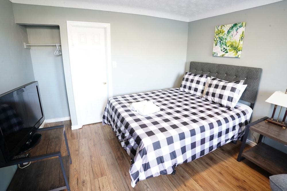 Falcon Inn Economy Double Room, 1 Queen Bed