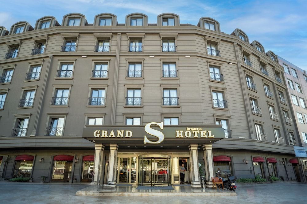 undefined Grand S Hotel