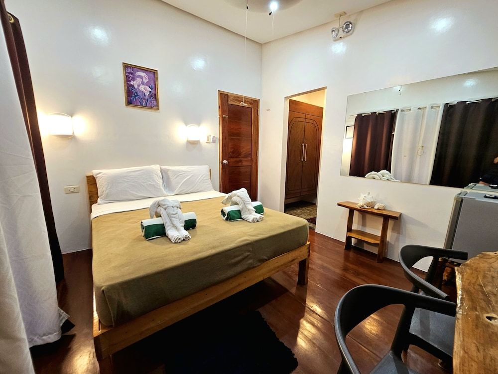 CocoLoco Boracay Beach Resort Superior Room, 1 Queen Bed, Hill View 3