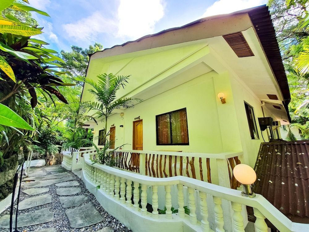 undefined CocoLoco Boracay Beach Resort 4