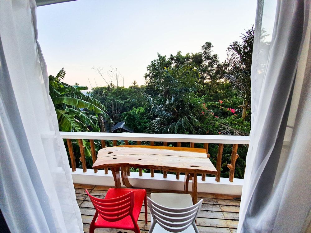 CocoLoco Boracay Beach Resort Superior Room, 1 Queen Bed, Hill View 5