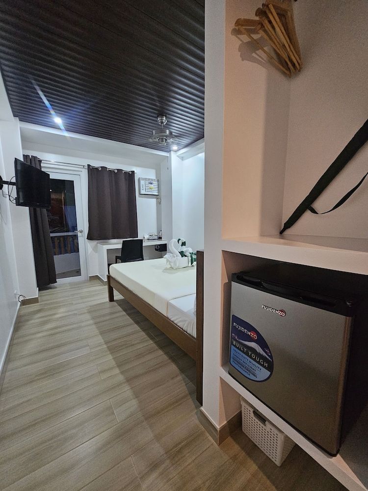 CocoLoco Boracay Beach Resort Standard Room, 1 Bedroom, Balcony 3