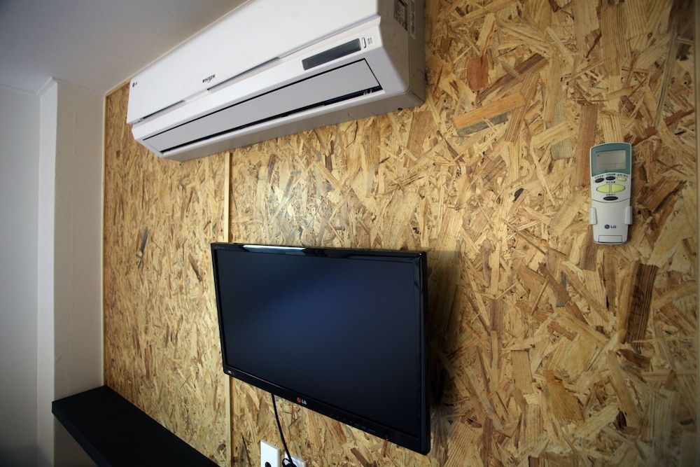 KSTAR Metro Hotel Deluxe Twin Room 7