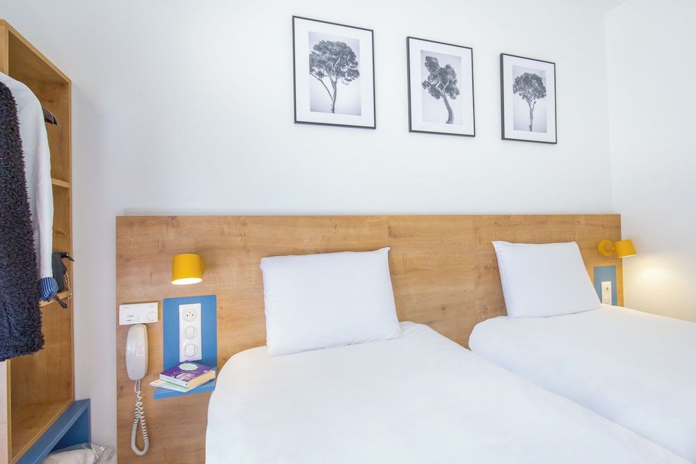 ibis Styles Aubagne Gemenos Standard Room, 2 Twin Beds 3