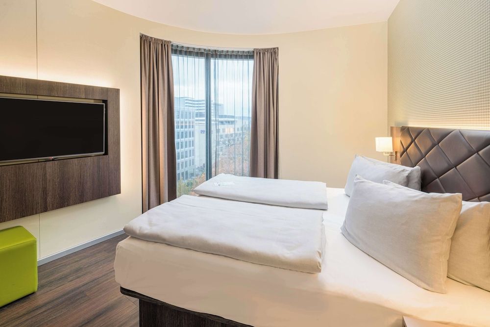 Best Western Hotel Airport Frankfurt Comfort Double Room, 1 King Bed 2