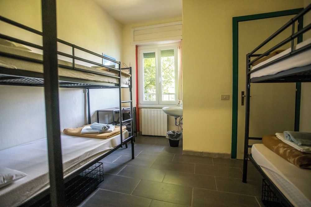 Lake Como Hostel Triple Room