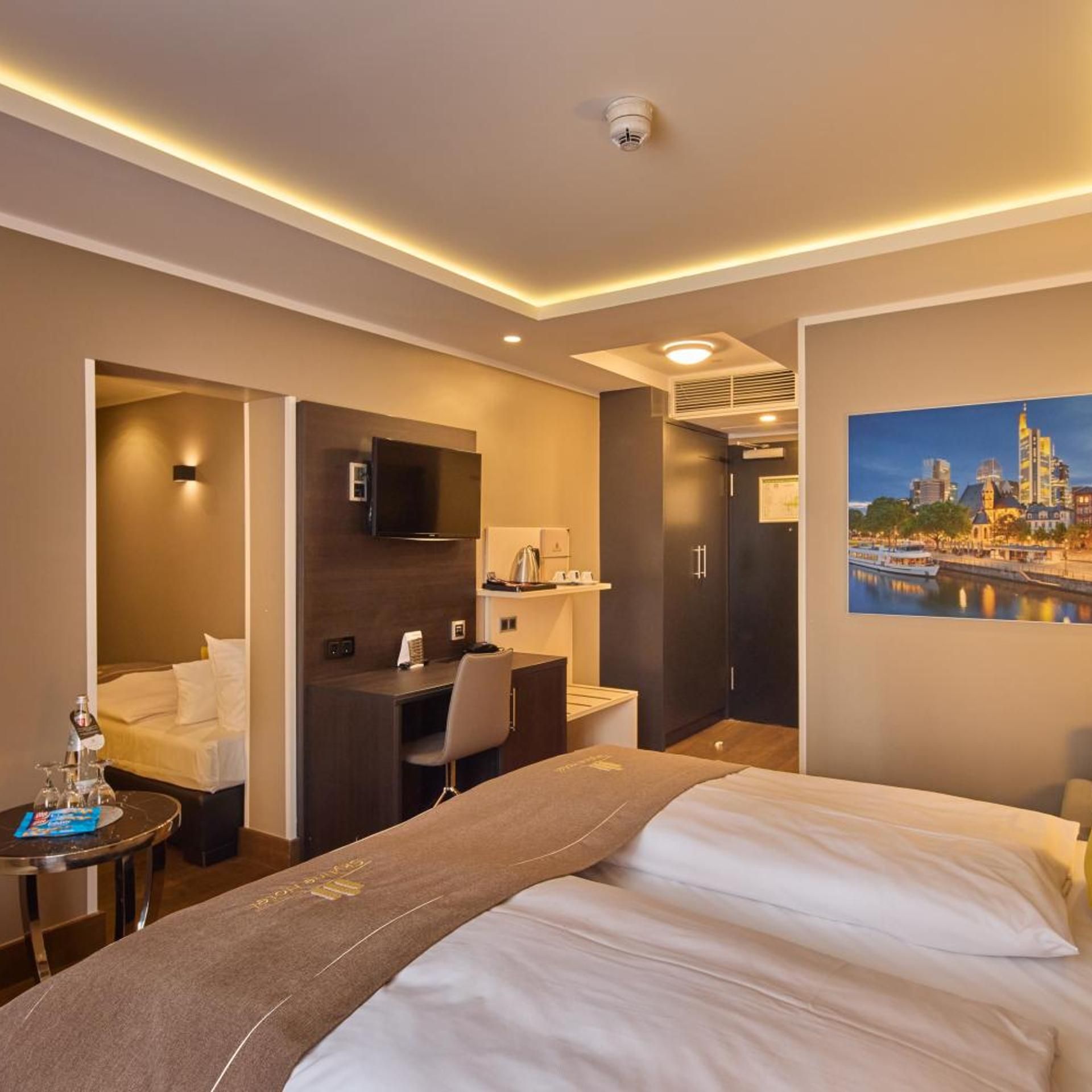 undefined Skyline Hotel 6