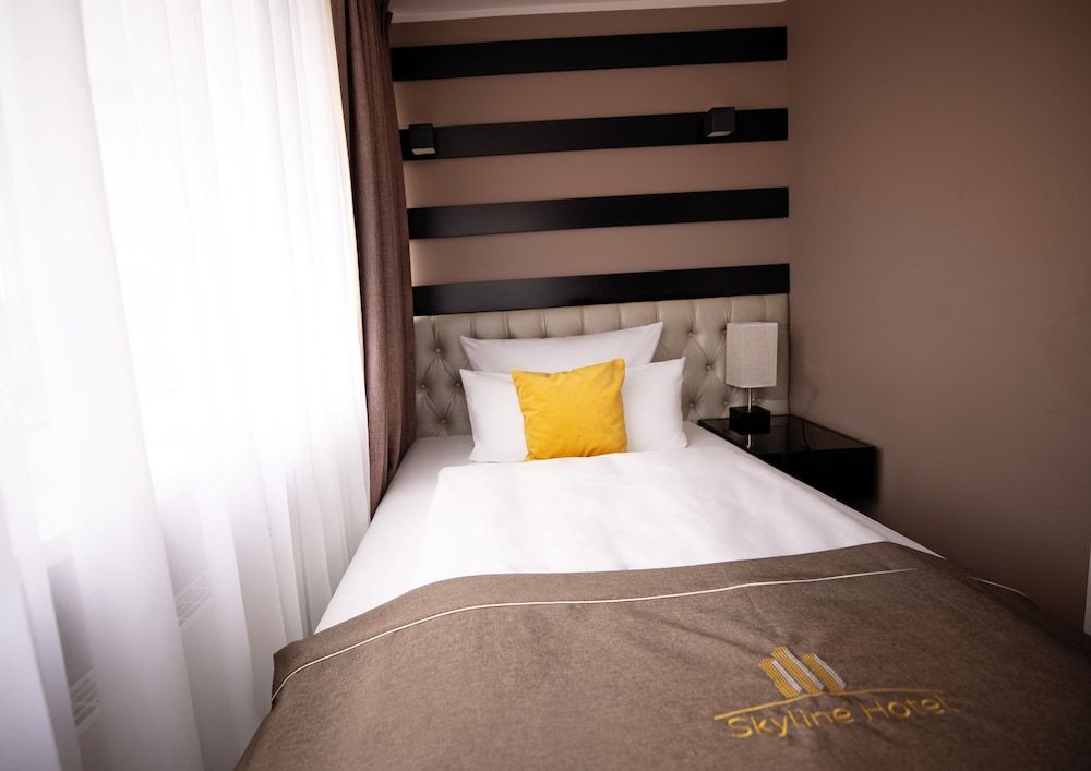 undefined Skyline Hotel 10