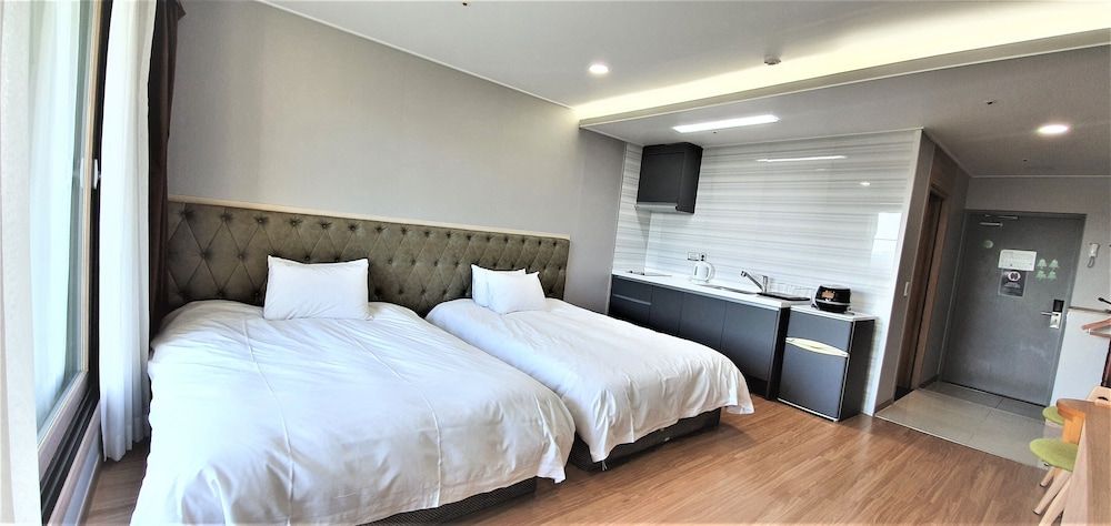 Eco Green Resort Deluxe Room 2