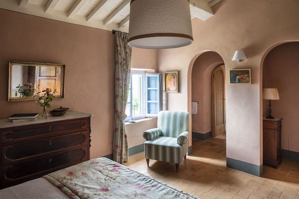 Borgo Pignano Tuscany Room (La Casa del Guardia - Maisonette)