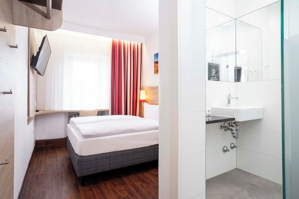 undefined Hotel National 8