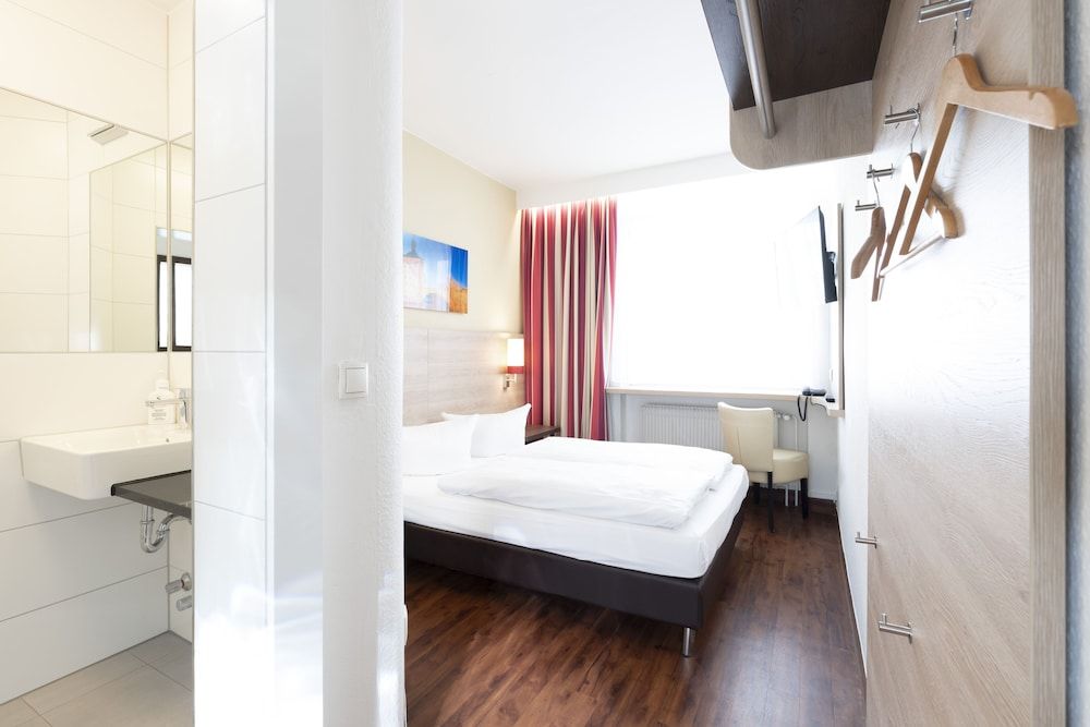 undefined Hotel National 7