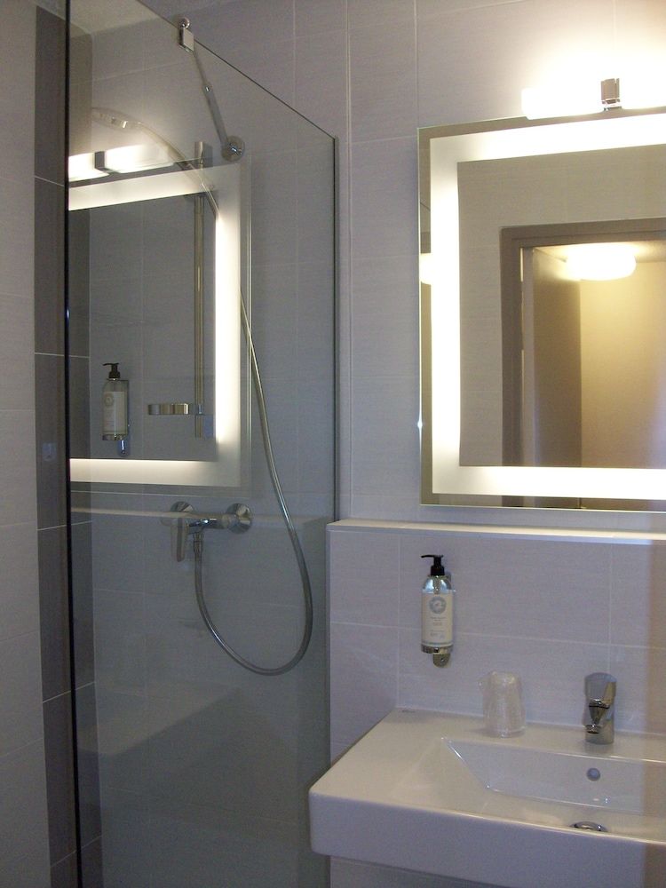 Best Western Auray Le Loch Comfort Room, 1 Queen Bed, Non Smoking (Twin bed on request) 6